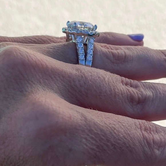 Platinum 6ct+ Moissanite Ring - Picture 7 of 8